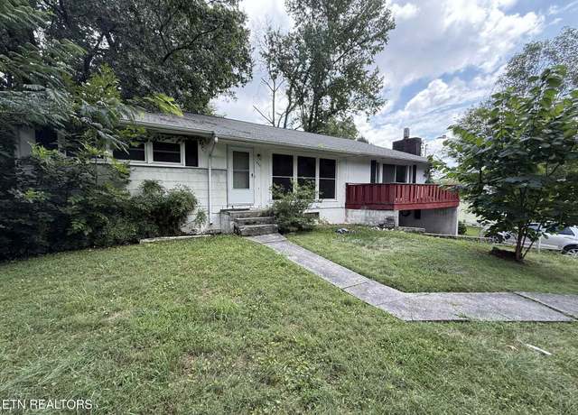 Property at 434 Oak Cir, Oliver Springs, TN 37840, 3 beds, 2 baths