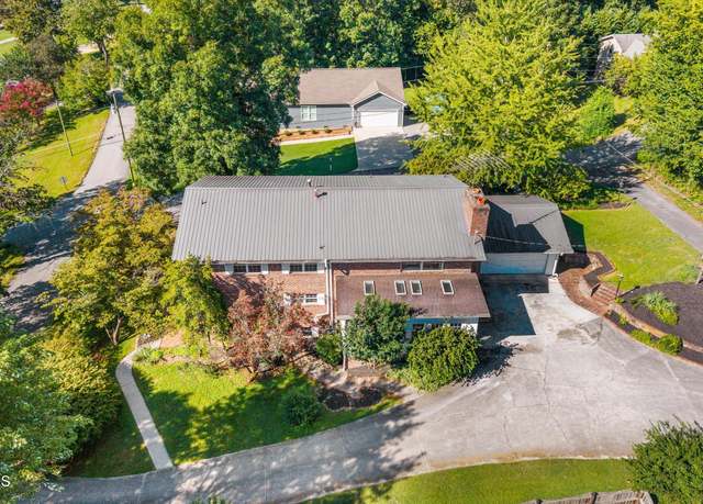 Property at 201 Highland Cir, Lenoir City, TN 37772, 6 beds, 4 baths