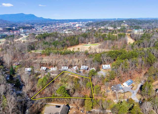Property at 520 Golf Rd, Pigeon Forge, TN 37863
