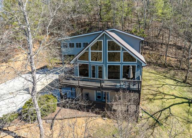 Property at 2201 Applewood Rd, Pigeon Forge, TN 37862, 4 beds, 3 baths