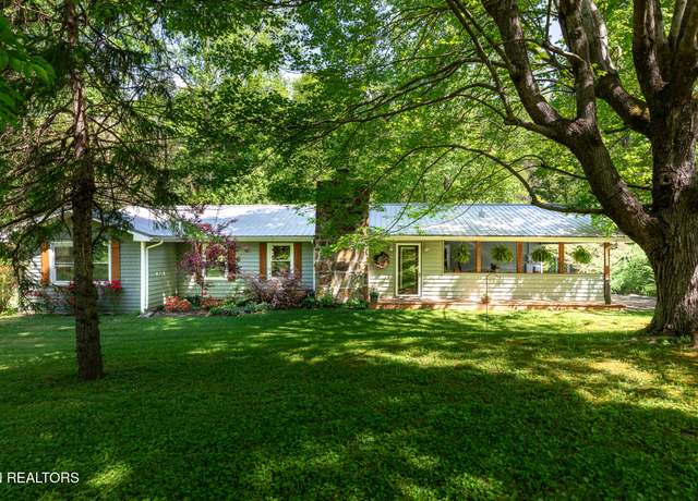 Property at 4527 E Scenic Dr, Gatlinburg, TN 37738, 4 beds, 3 baths