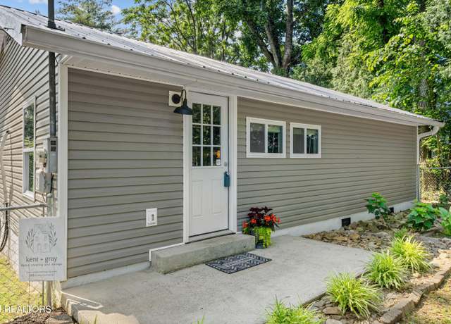 Property at 118 S Walker Ln, Oak Ridge, TN 37830, 2 beds, 1 bath