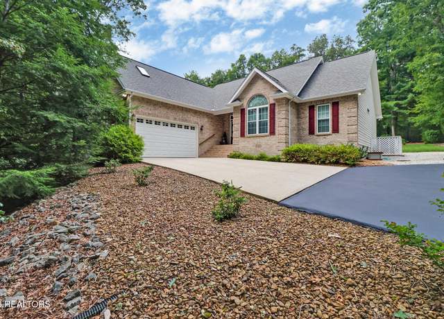 Property at 1115 Sunset Ridge Dr, Crossville, TN 38571, 2 beds, 3 baths