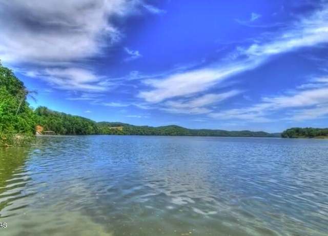Property at 300 Caney View Dr, Harriman, TN 37748