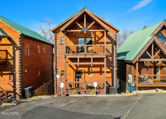 Property at 1255 Bear Cub Way, Gatlinburg, TN 37738, 3 beds, 3.5 baths