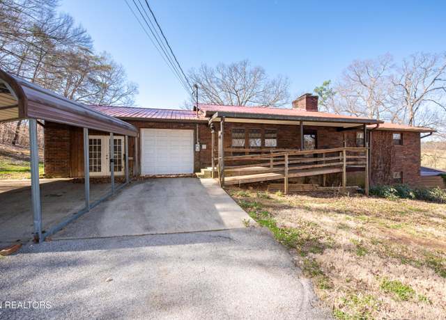 Property at 4445 Stafford Rd, Maryville, TN 37804, 3 beds, 3.5 baths