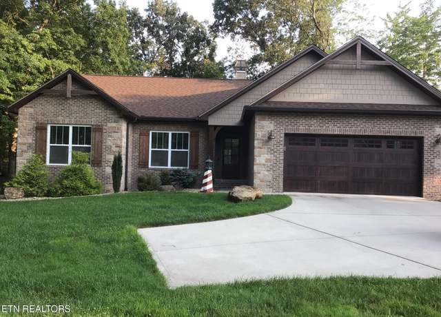 Property at 14 Renwick Dr, Crossville, TN 38558, 3 beds, 2 baths