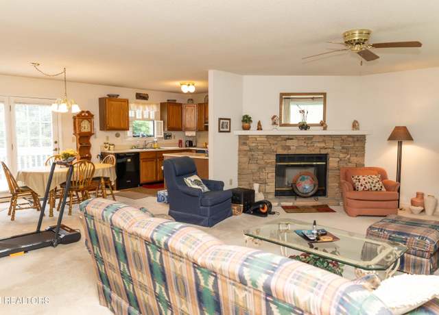 Property at 1238 Amber Ln, Sevierville, TN 37862, 2 beds, 2.5 baths