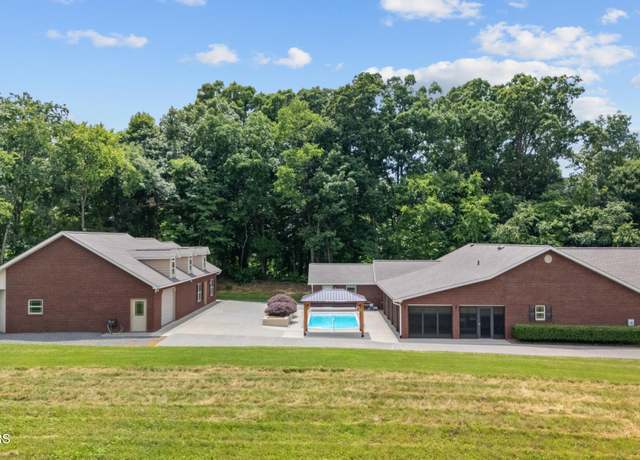 Property at 225 Piney Rd, Kodak, TN 37764, 3 beds, 2.5 baths