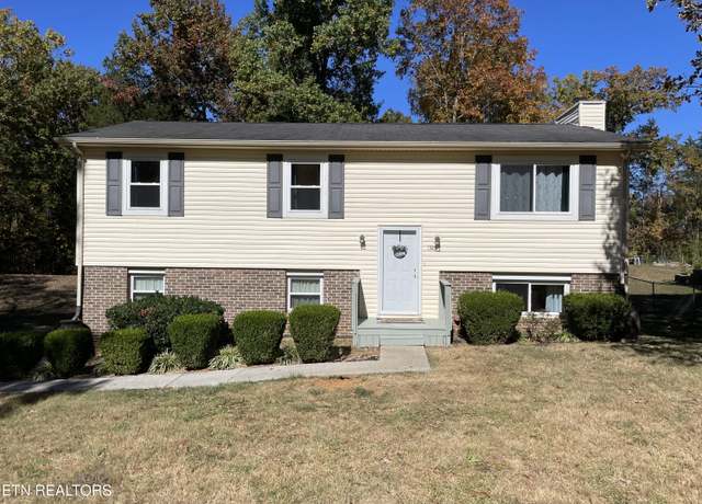 Property at 1323 E Woodshire Dr, Knoxville, TN 37922, 3 beds, 2.5 baths
