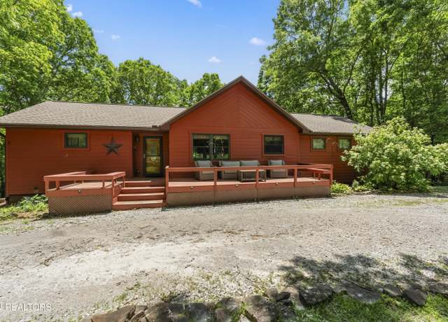 Property at 2636 York Dr, Crossville, TN 38555, 2 beds, 3 baths