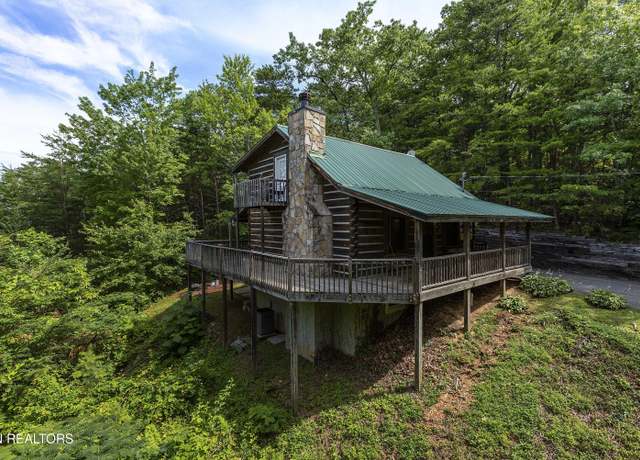Property at 2526 N School House Gap Rd, Sevierville, TN 37876, 1 bed, 2 baths