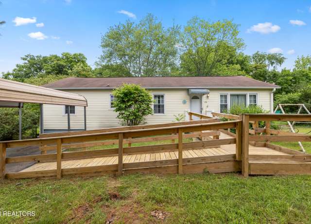 Property at 124 Well St, Maryville, TN 37804, 2 beds, 2 baths