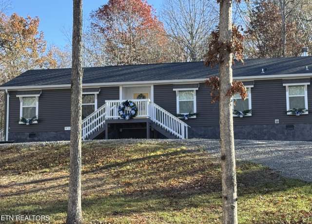 Property at 101 Woods Hollow Ln, Crossville, TN 38571, 3 beds, 2 baths