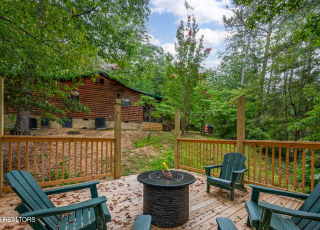 Property at 3119 Bear Mountain Ln, Sevierville, TN 37876, 2 beds, 2 baths