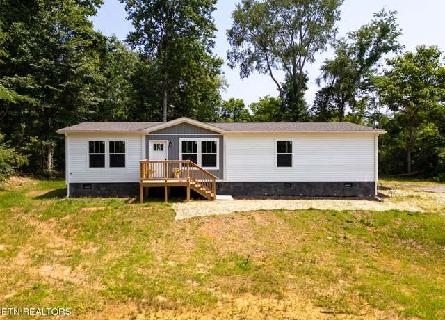 Property at 105 Highland Ave, Clinton, TN 37716, 3 beds, 2 baths