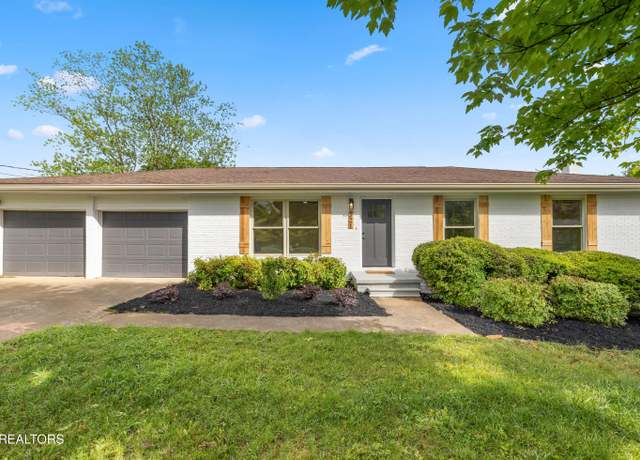 Property at 321 River Bend Dr, Loudon, TN 37774, 4 beds, 3 baths