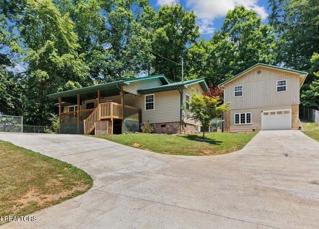 Property at 2317 Arch Rock Dr, Sevierville, TN 37876, 2 beds, 3.5 baths