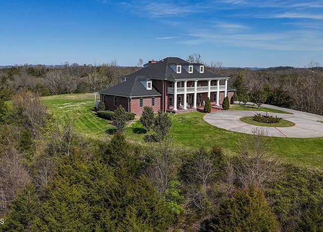 Property at 3050 Sims Rd, Sevierville, TN 37876, 5 beds, 5.5 baths