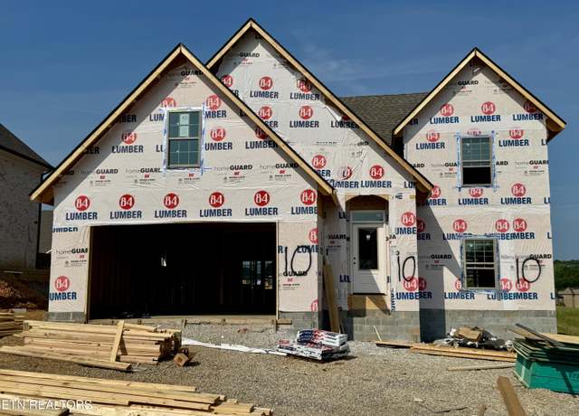 Property at 2135 Lantern Park Ln, Knoxville, TN 37932, 4 beds, 3.5 baths