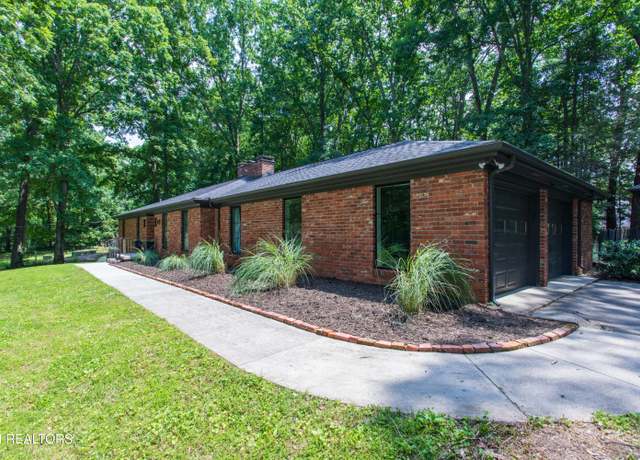 Property at 117 Morningside Dr, Oak Ridge, TN 37830, 3 beds, 2 baths