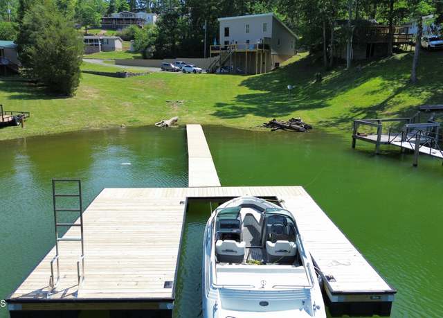 Property at 1448 Dover Ln, Dandridge, TN 37725, 3 beds, 2 baths