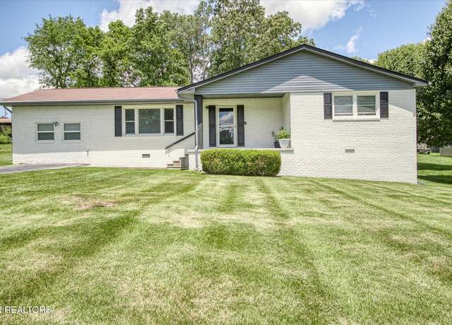 Property at 317 Lincoln St, Crossville, TN 38572, 3 beds, 2 baths