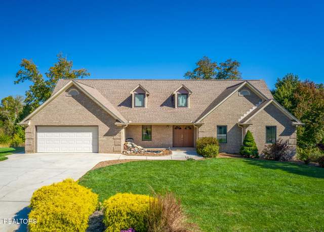 Property at 415 River Bend Dr, Dandridge, TN 37725, 3 beds, 3.5 baths
