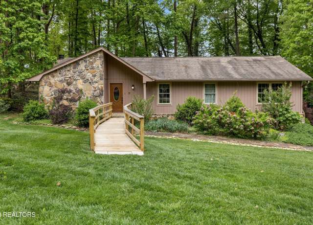 Property at 521 Echo Valley Rd, Knoxville, TN 37923, 4 beds, 3 baths