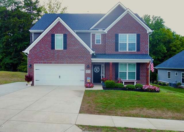 Property at 4875 Masters Dr, Maryville, TN 37801, 4 beds, 3 baths