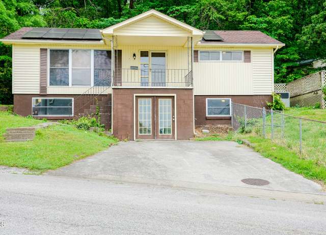 Property at 200 Alhambra Rd, Oak Ridge, TN 37830, 4 beds, 2 baths