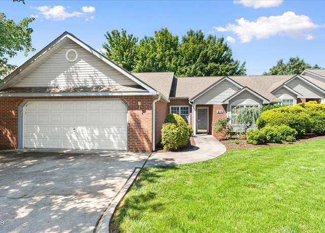 Property at 805 Cedar Ln, Knoxville, TN 37912, 3 beds, 2 baths