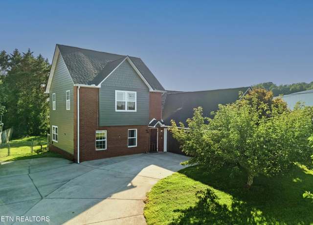Property at 2811 Best Rd, Maryville, TN 37803, 4 beds, 3 baths