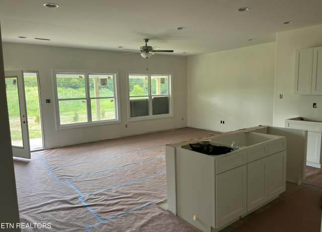 Property at 7352 Whispering Creek Ln, Powell, TN 37849, 3 beds, 3 baths