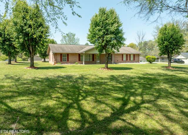 Property at 121 Amburn Dr, Maryville, TN 37803, 3 beds, 2 baths