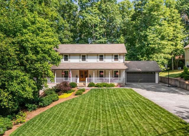 Property at 1317 Farrington Dr, Knoxville, TN 37923, 3 beds, 3.5 baths