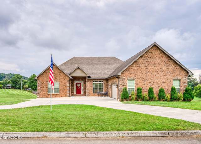 Property at 1126 Kessler Way, Maryville, TN 37801, 3 beds, 3.5 baths