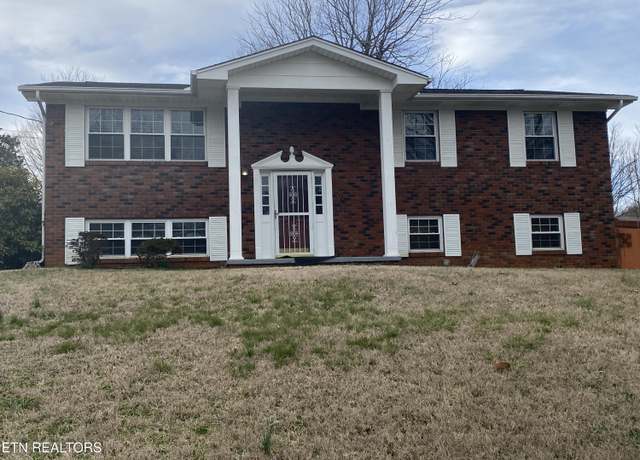 Property at 7811 Stillbrook Ln, Knoxville, TN 37938, 3 beds, 3 baths