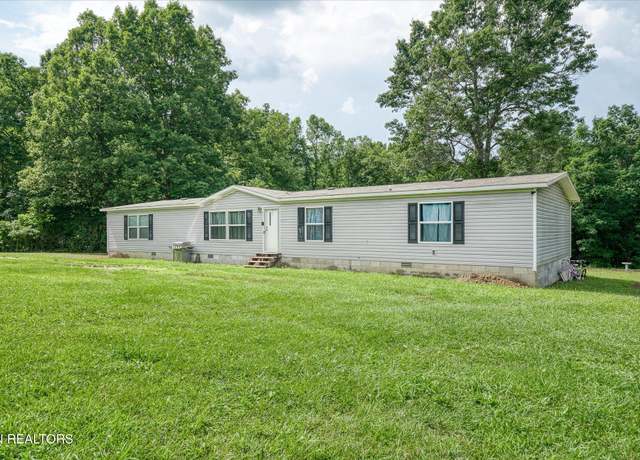 Property at 90 Byers Ln, Crossville, TN 38571, 2 beds, 3 baths