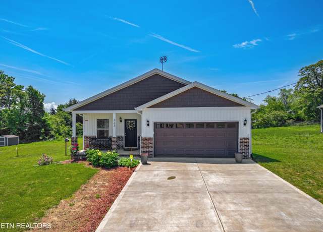 Property at 323 Garden Ln, Dandridge, TN 37725, 3 beds, 2 baths