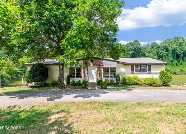 Property at 721 Fox Rd, Knoxville, TN 37922, 3 beds, 2 baths