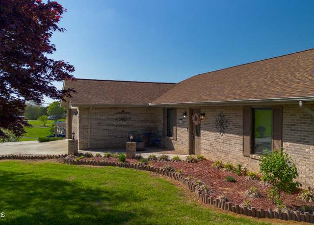 Property at 2749 Kentwood Dr, Kodak, TN 37764, 3 beds, 2 baths