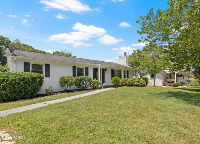 Property at 913 Green Hills Rd, Knoxville, TN 37919, 3 beds, 2 baths