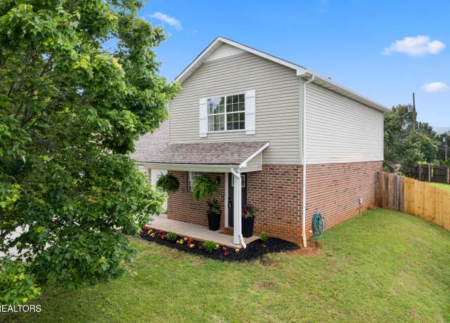 Property at 3119 Harrington Ct, Maryville, TN 37803, 4 beds, 2.5 baths
