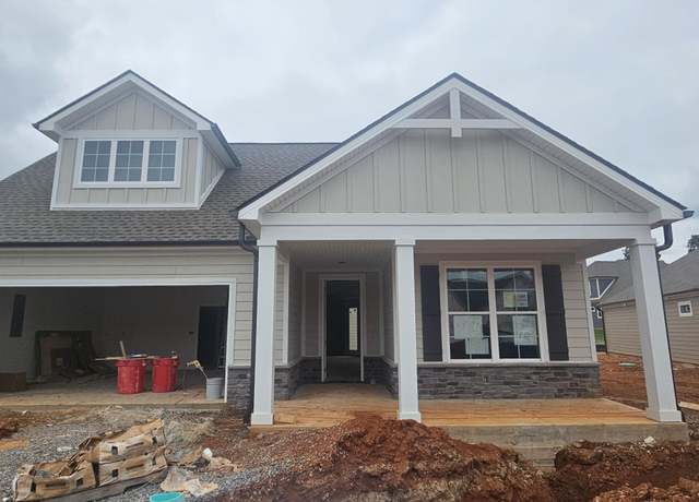 Property at 137 Honeysuckle Dr, Lenoir City, TN 37771, 3 beds, 2 baths