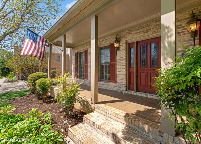Property at 10601 Eagles View Dr, Knoxville, TN 37922, 4 beds, 3.5 baths