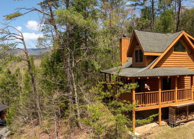 Property at 2843 Lightfoot Way, Sevierville, TN 37862, 1 bed, 2 baths