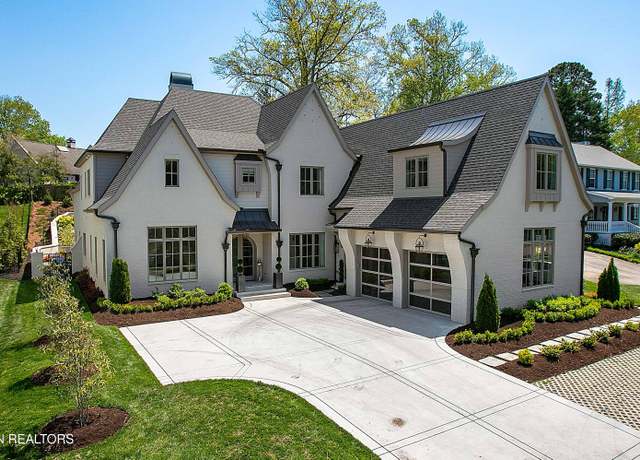 Property at 1108 Pineola Ln, Knoxville, TN 37919, 4 beds, 4.5 baths