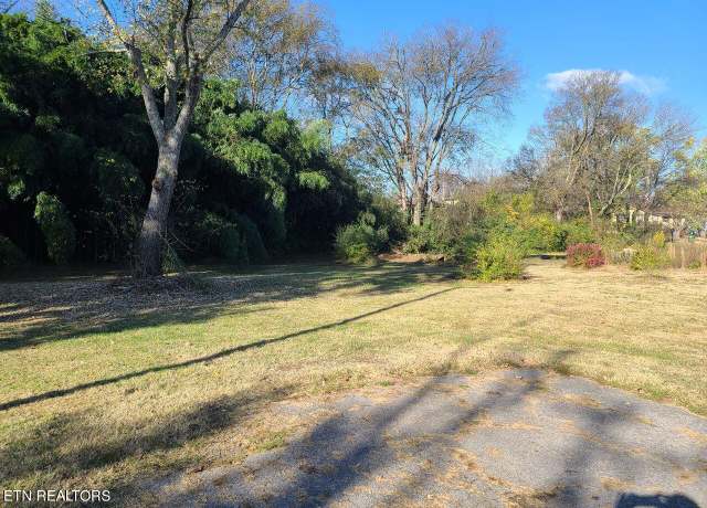 Property at 722 Auburn Dr, Maryville, TN 37801