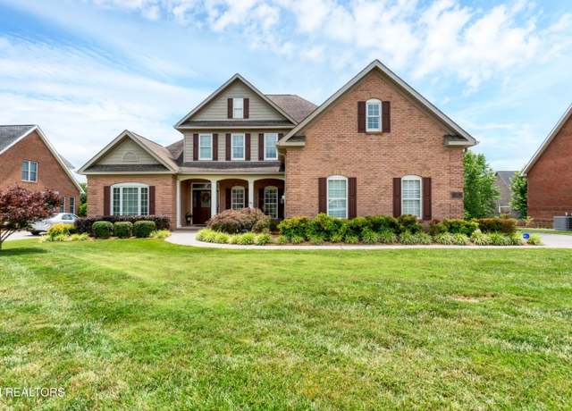 Property at 510 Argyle Way, Maryville, TN 37801, 5 beds, 3 baths